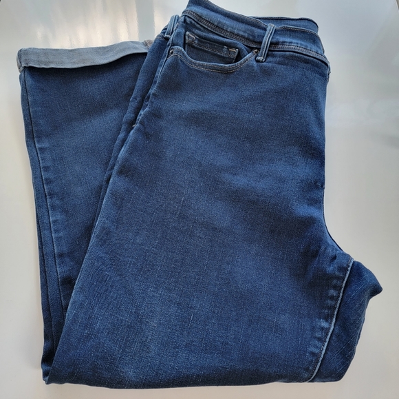 Levi's Denim - EUC Levi's 512 Perfectly Slimming Jeans Size 16